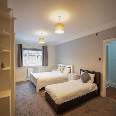 Oyo Oakcroft Guest House Manchester Airport Ringway Экстерьер фото