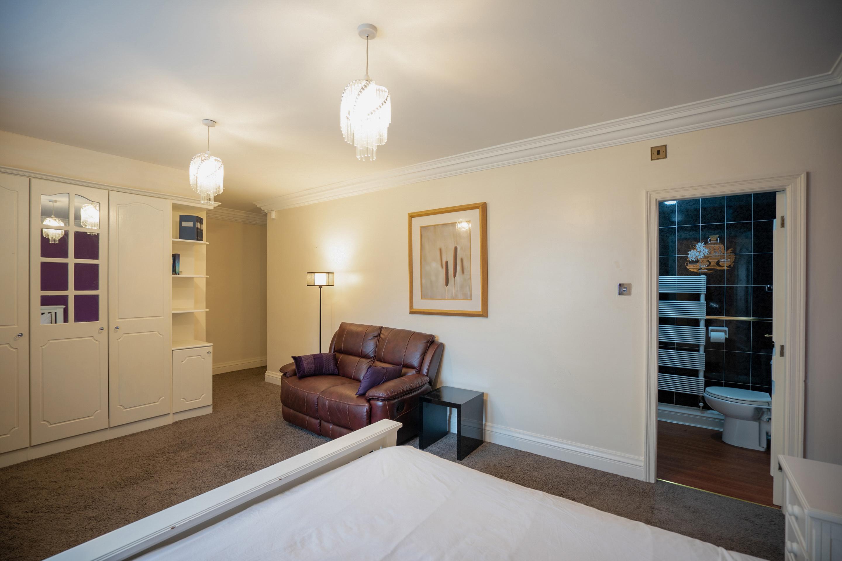 Oyo Oakcroft Guest House Manchester Airport Ringway Экстерьер фото