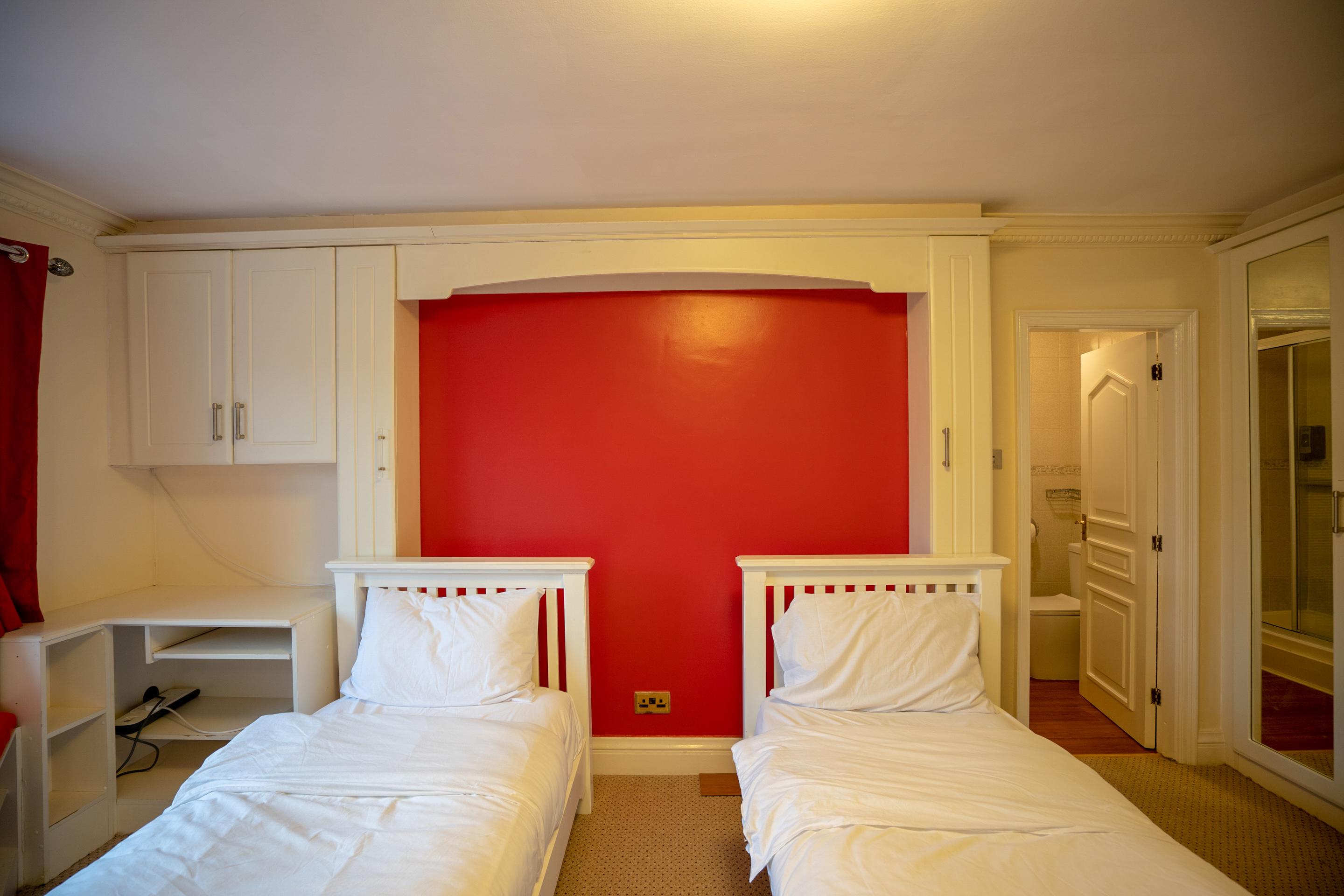 Oyo Oakcroft Guest House Manchester Airport Ringway Экстерьер фото