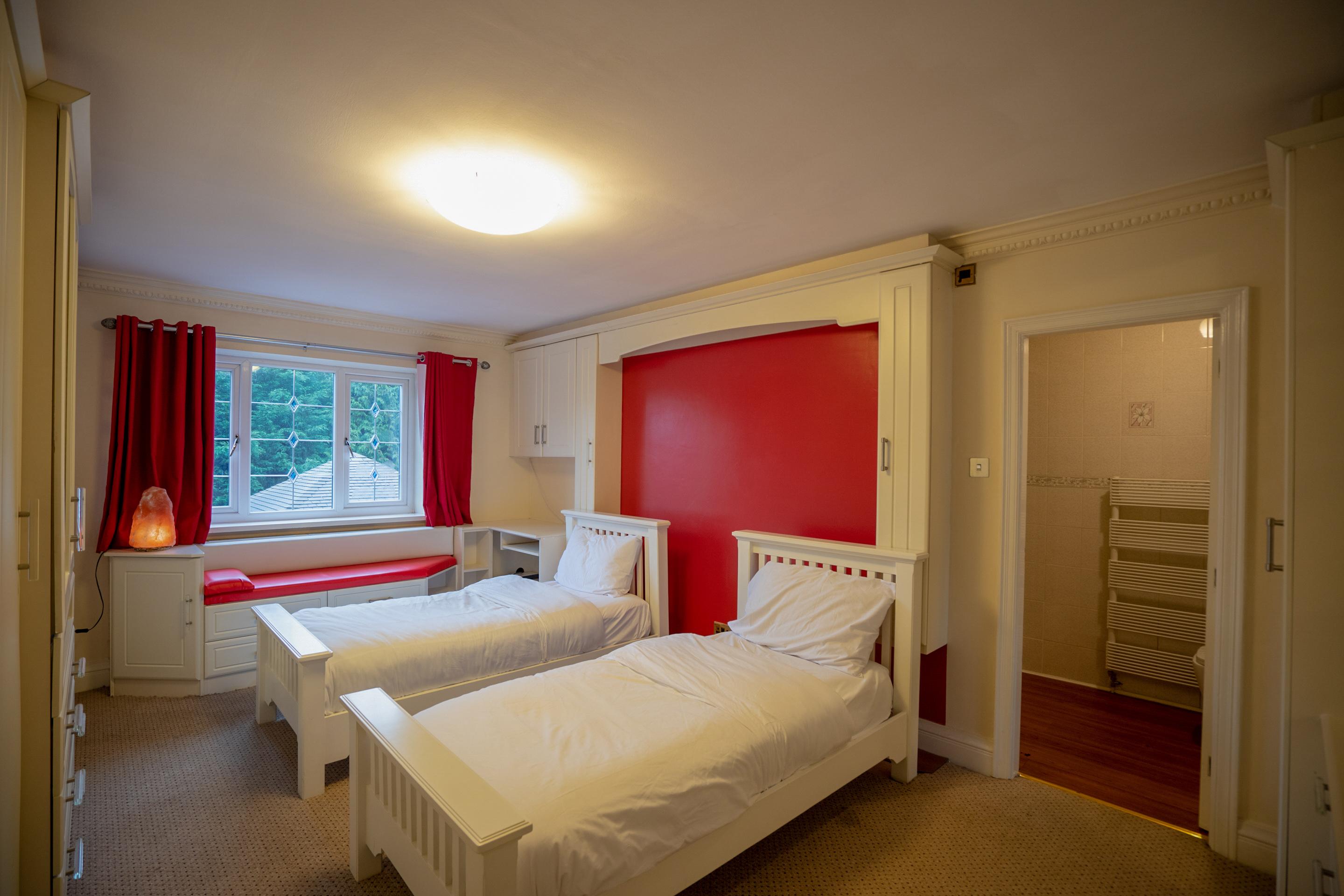 Oyo Oakcroft Guest House Manchester Airport Ringway Экстерьер фото