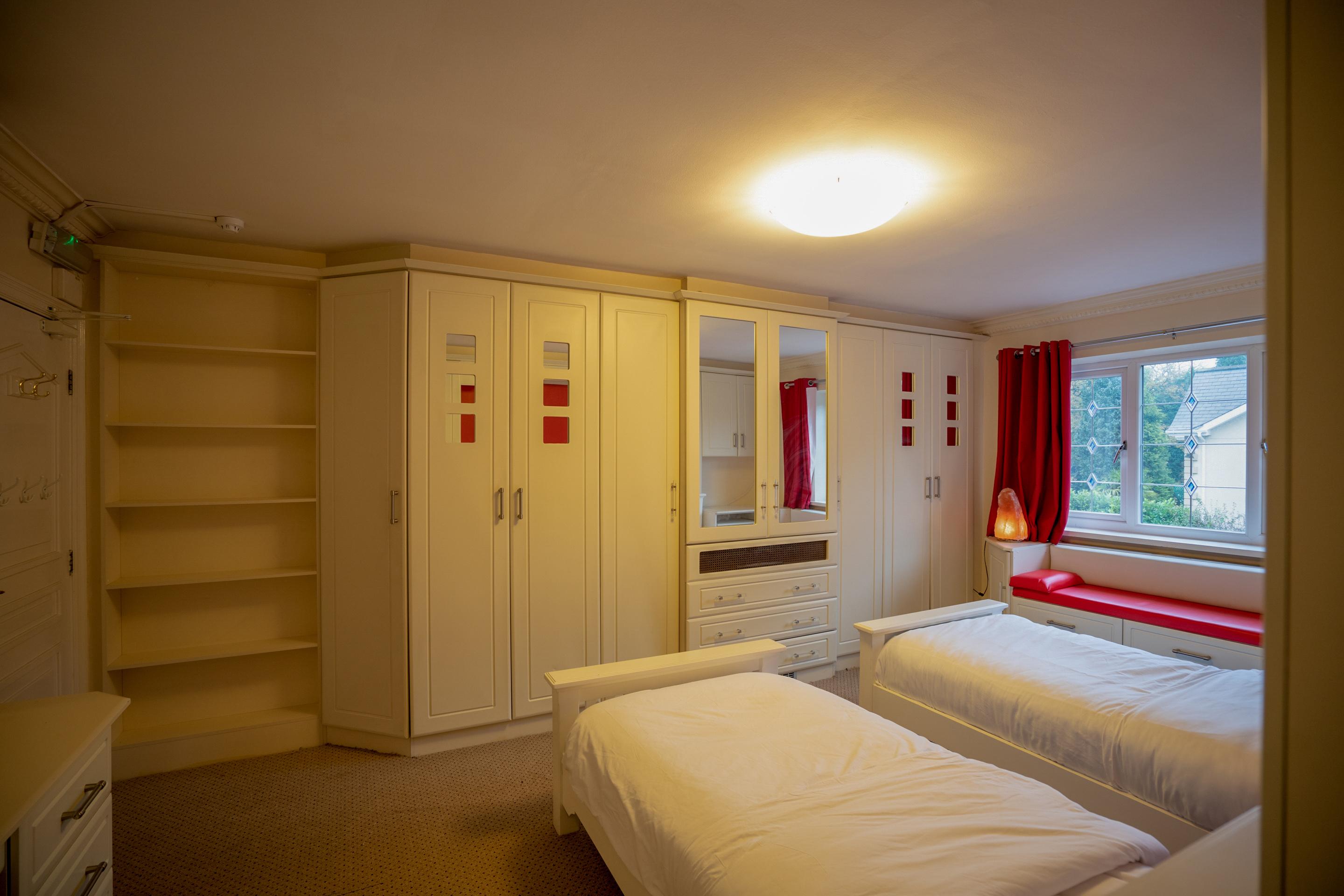 Oyo Oakcroft Guest House Manchester Airport Ringway Экстерьер фото