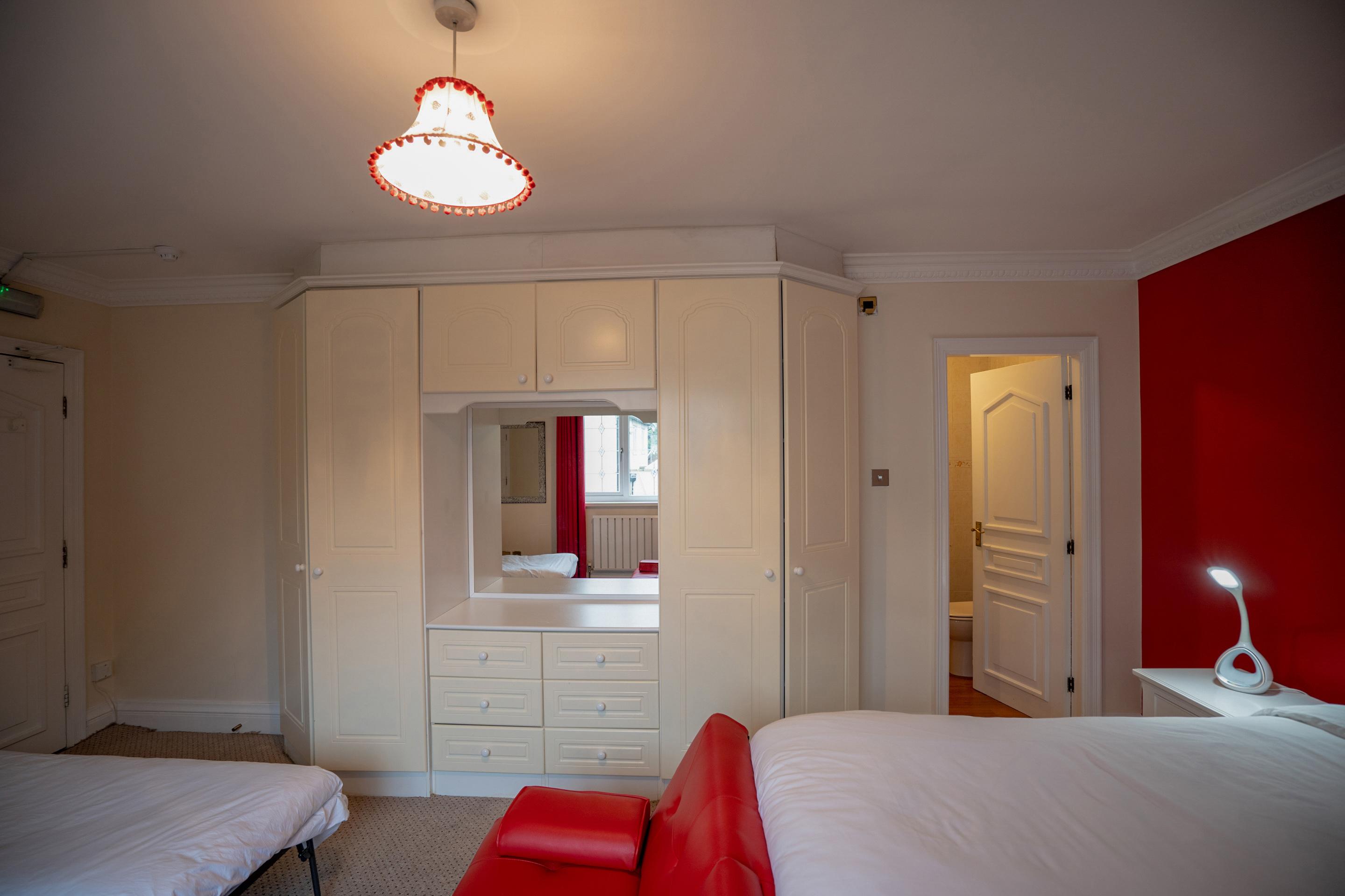Oyo Oakcroft Guest House Manchester Airport Ringway Экстерьер фото