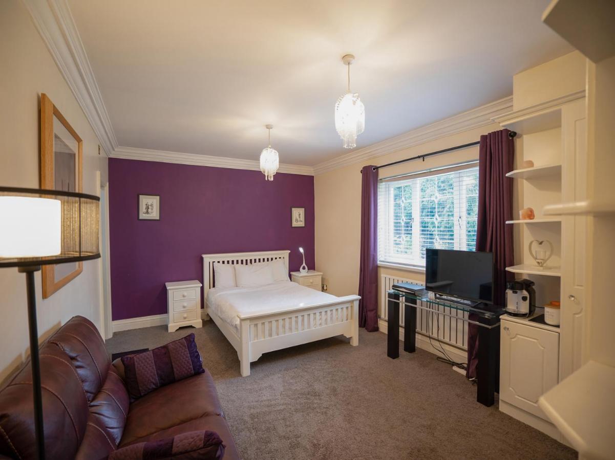 Oyo Oakcroft Guest House Manchester Airport Ringway Экстерьер фото